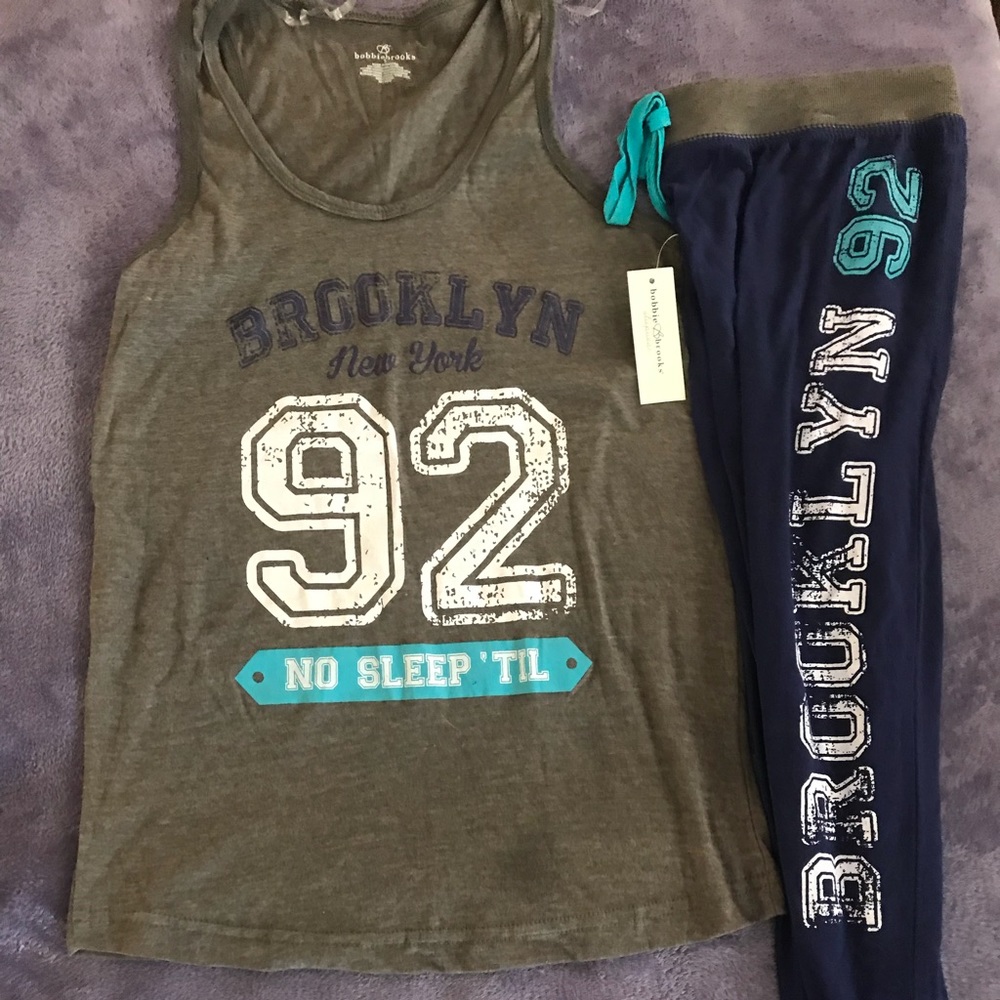 Pajama set small size only! Large has sold ☺️